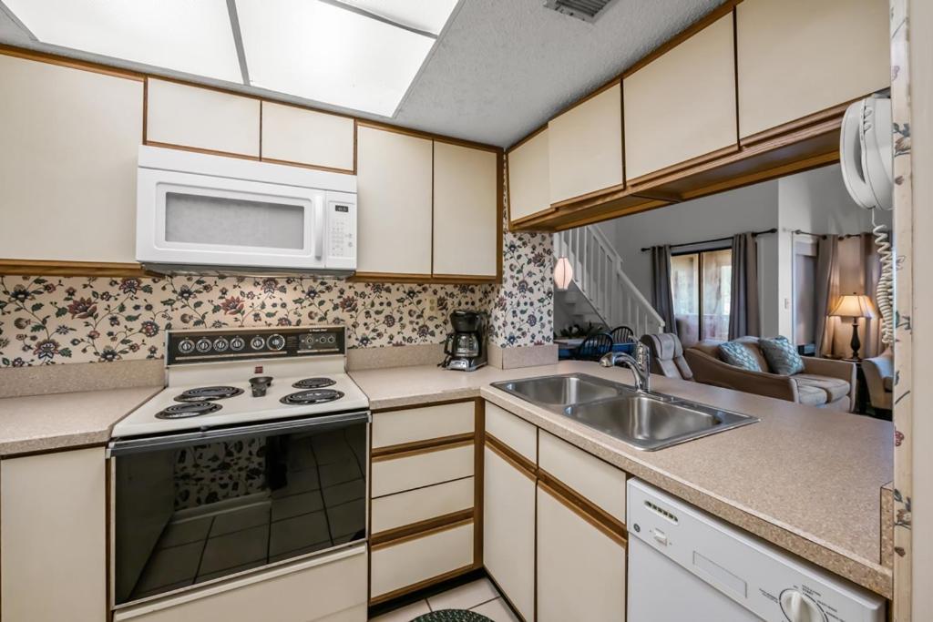 Heron Pointe F20 Apartment