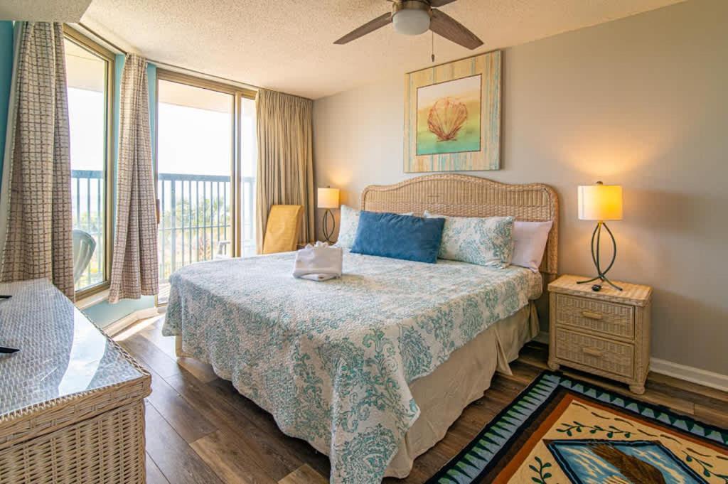 Holiday home The Jewel New Oceanfront Luxury W Huge Balcony *