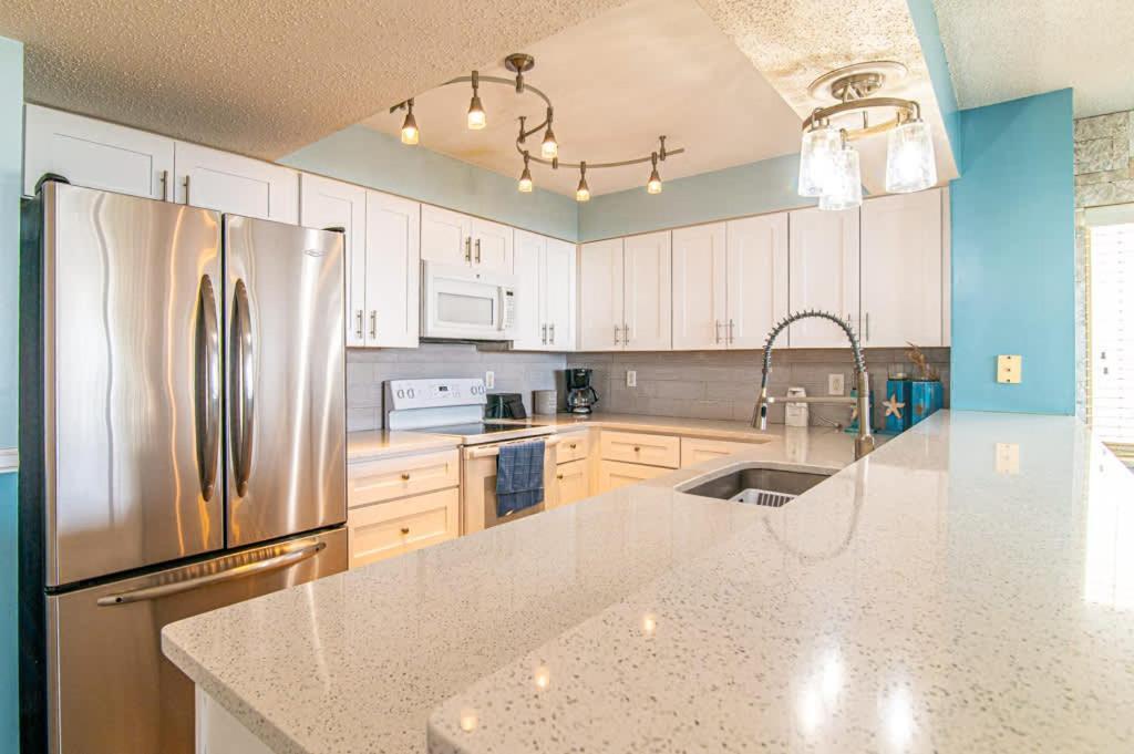 The Jewel New Oceanfront Luxury W Huge Balcony