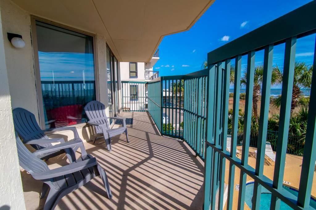 Holiday home The Jewel New Oceanfront Luxury W Huge Balcony