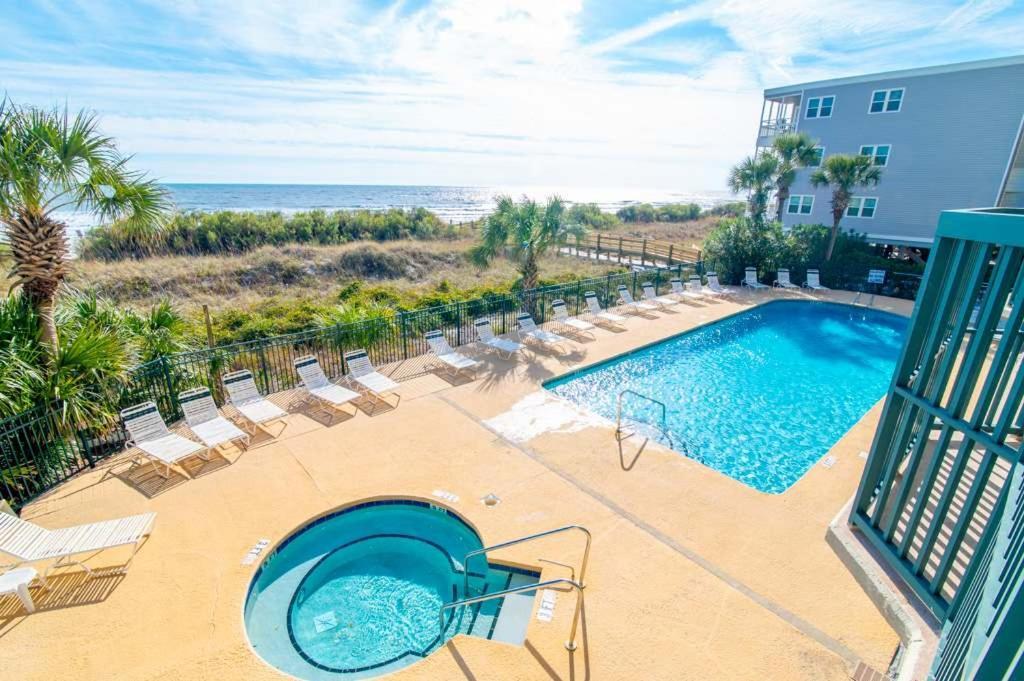 Holiday home The Jewel New Oceanfront Luxury W Huge Balcony *
