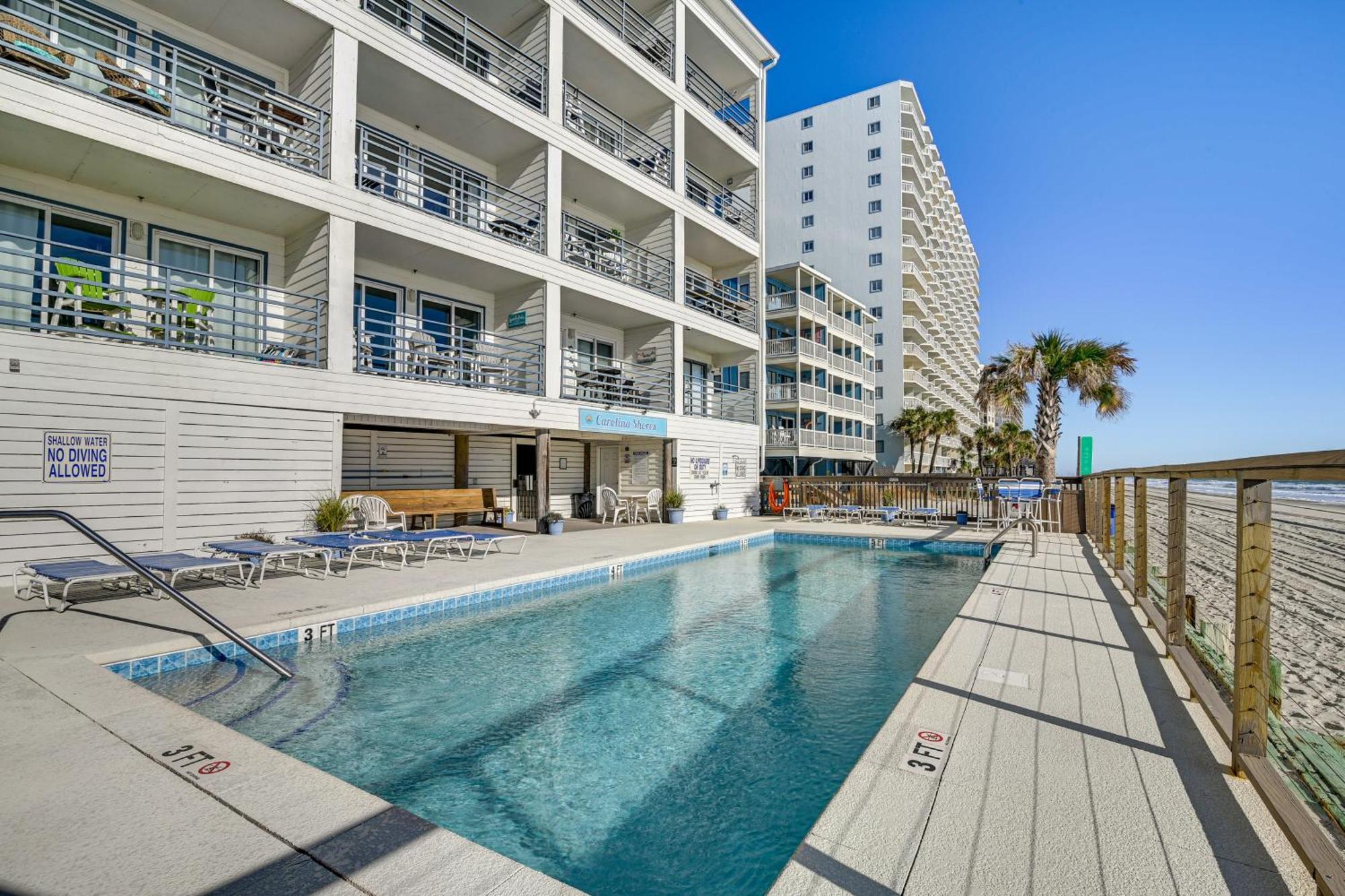 Cozy Beachfront With Wifi, Views And Pool Access Apartment