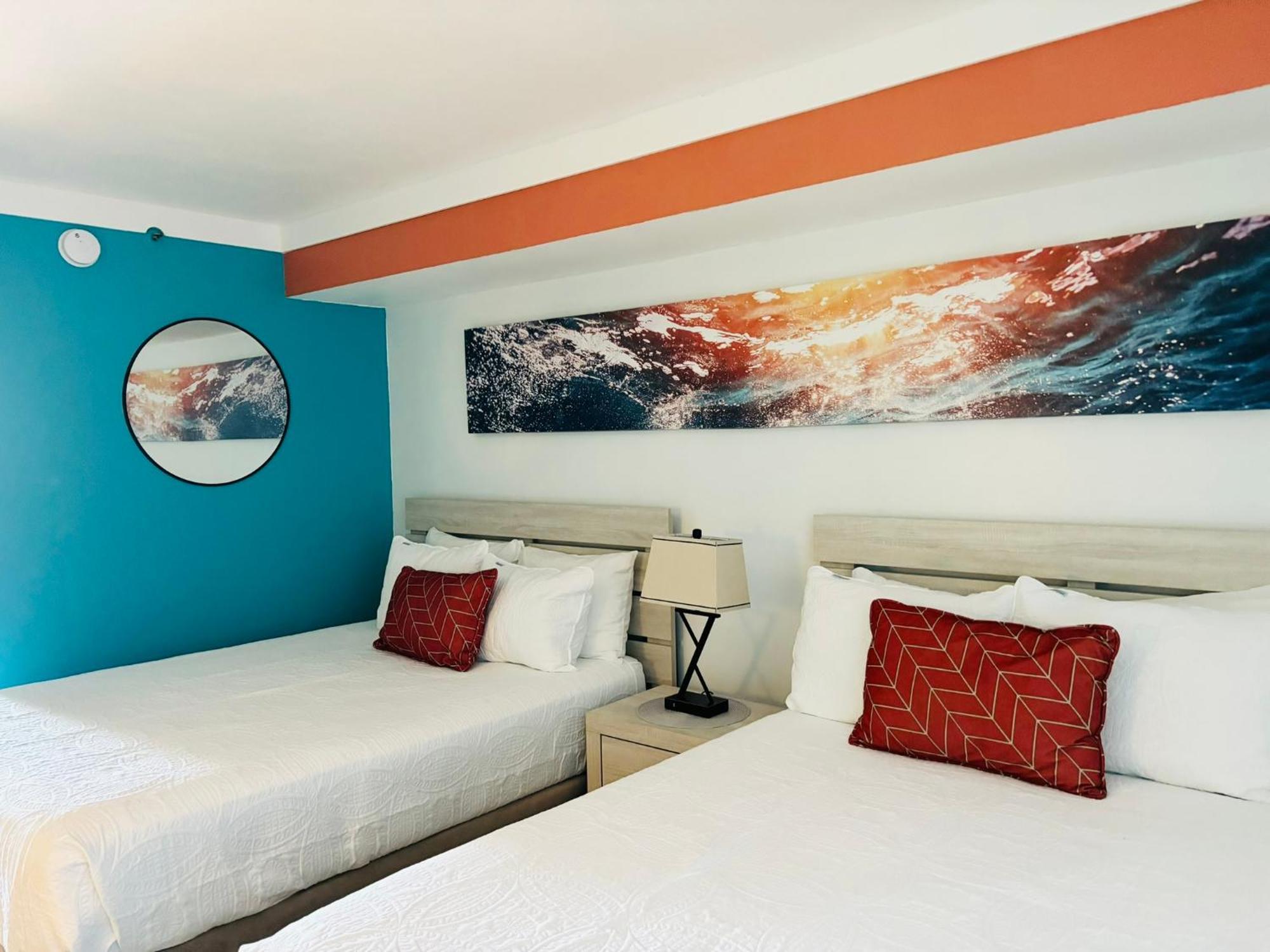 Daze Oceanfront Great Location Hotel *
