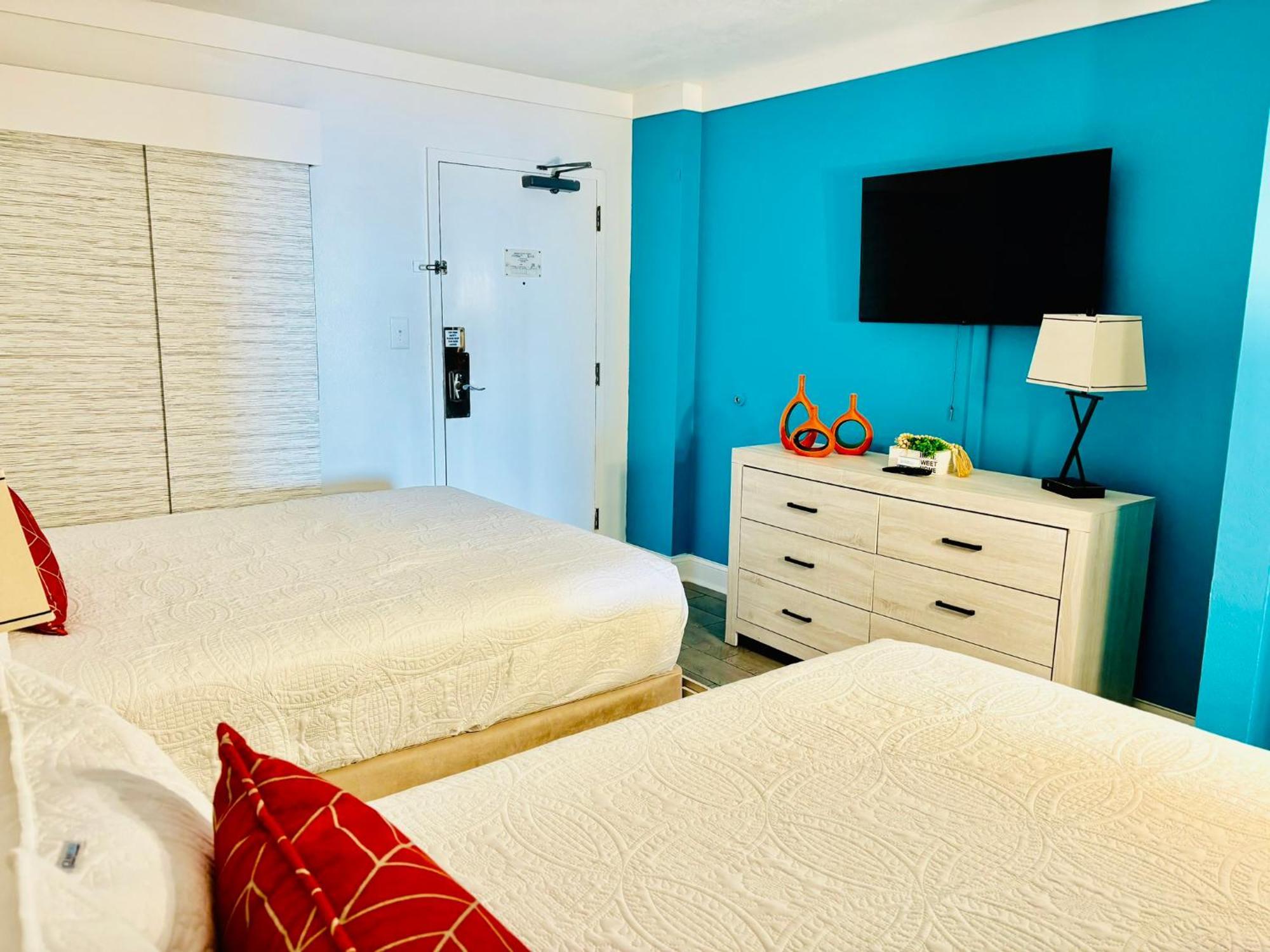 Hotel Daze Oceanfront Great Location