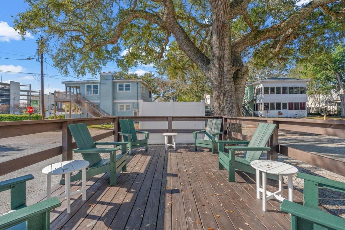 Treehouse Walk To Pet-friendly 303 Apartment *