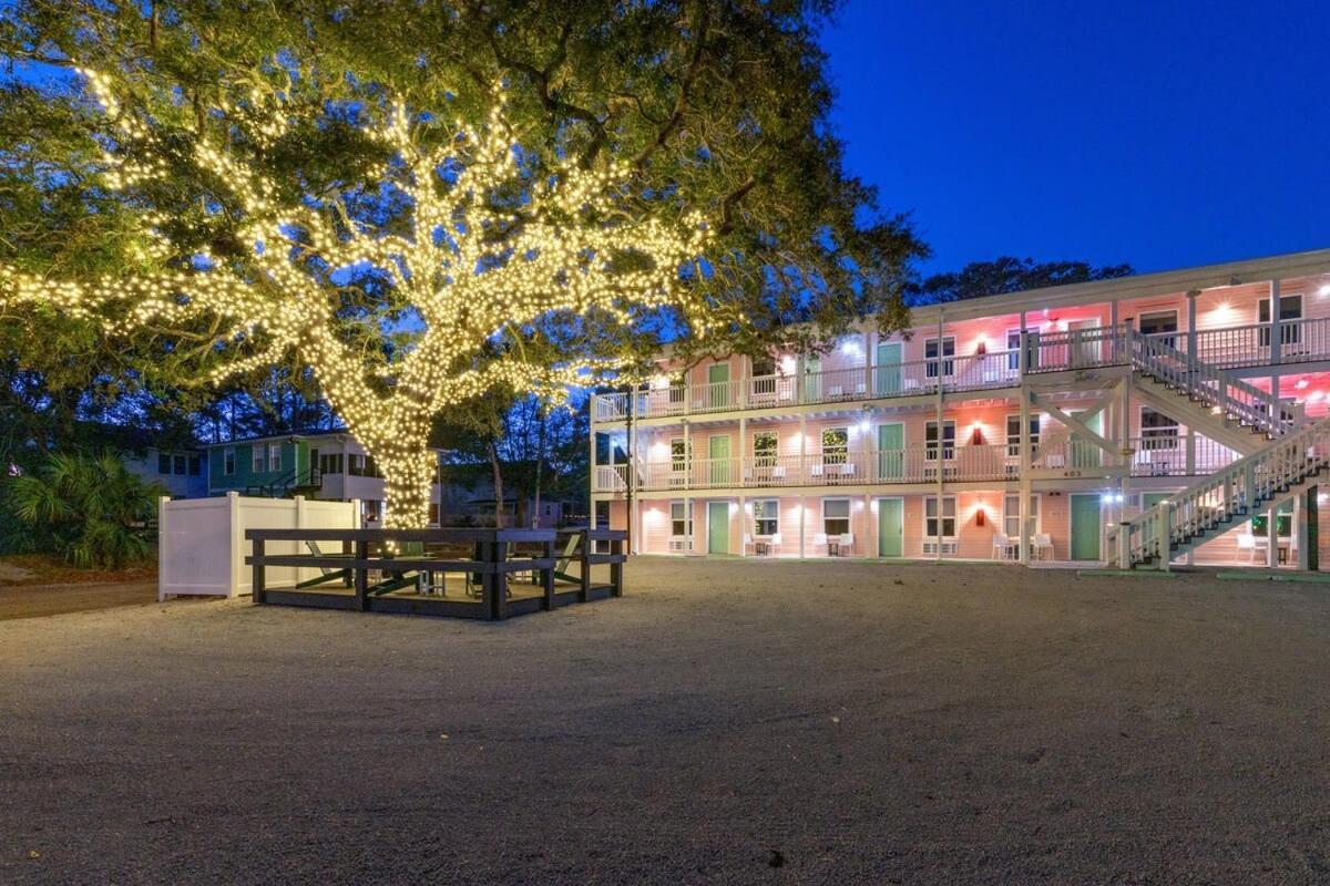 Apartment Treehouse Walk To Pet-friendly 303 *
