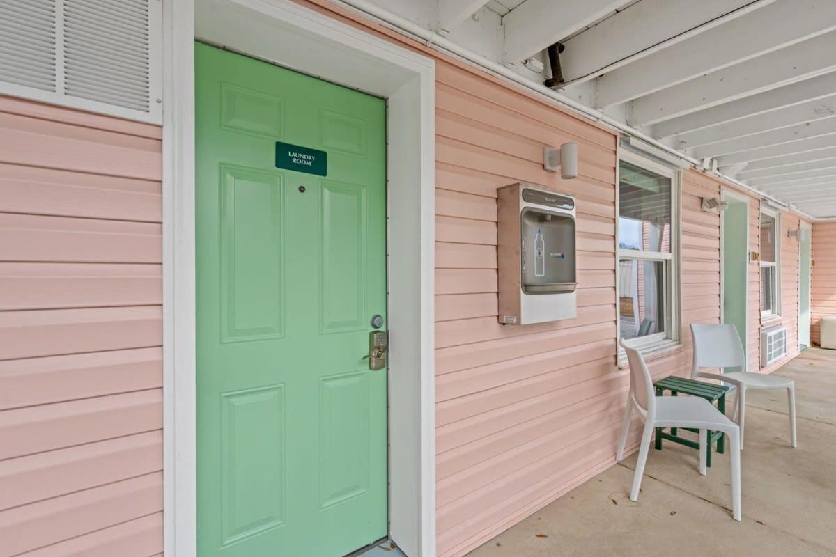Apartment Treehouse Walk To Pet-friendly 303 *