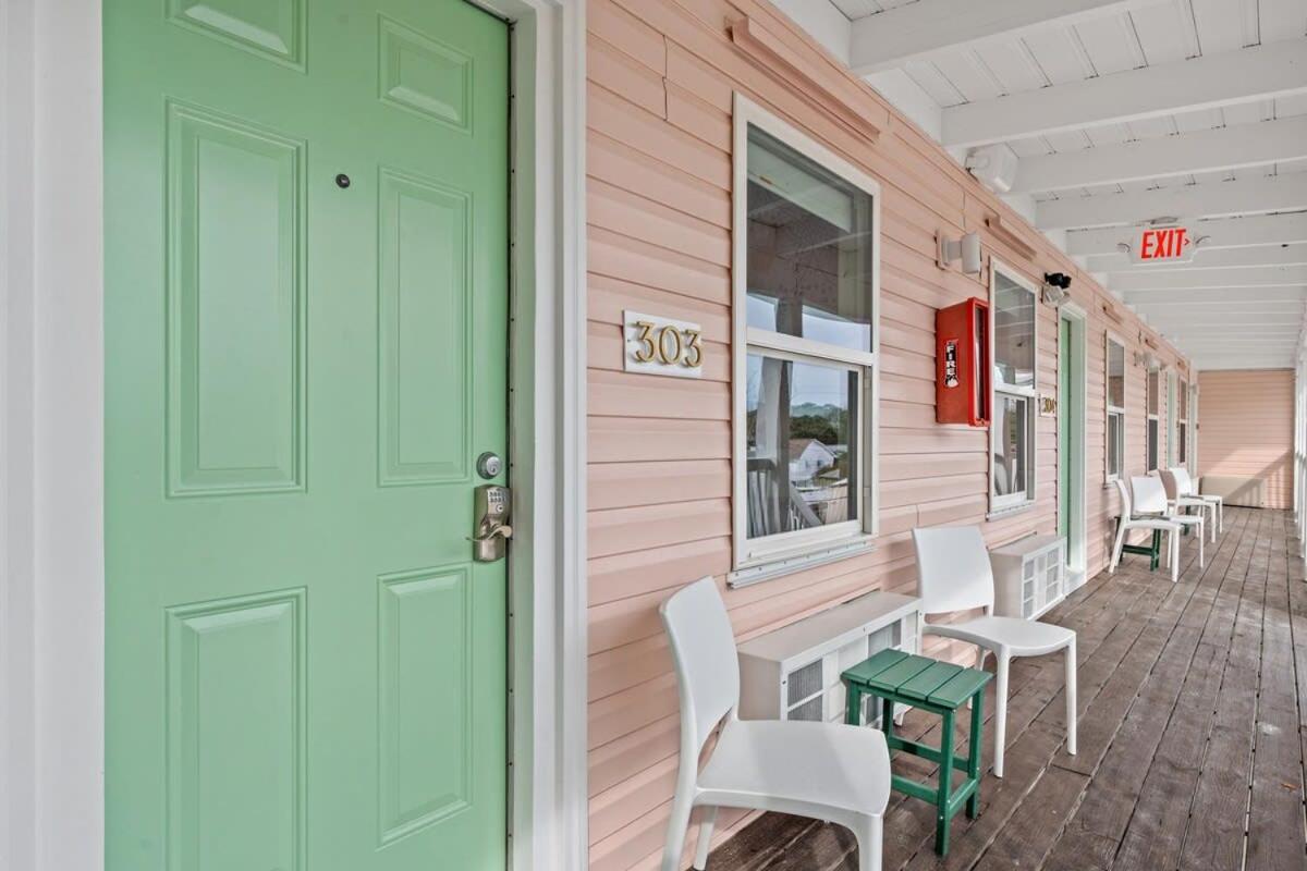 Treehouse Walk To Pet-friendly 303 * Myrtle Beach