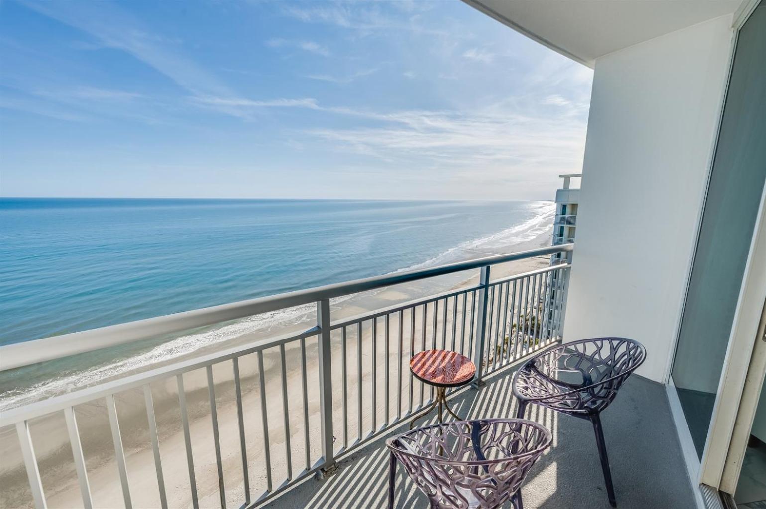 Access! 2-br W Balcony & Shared Pools