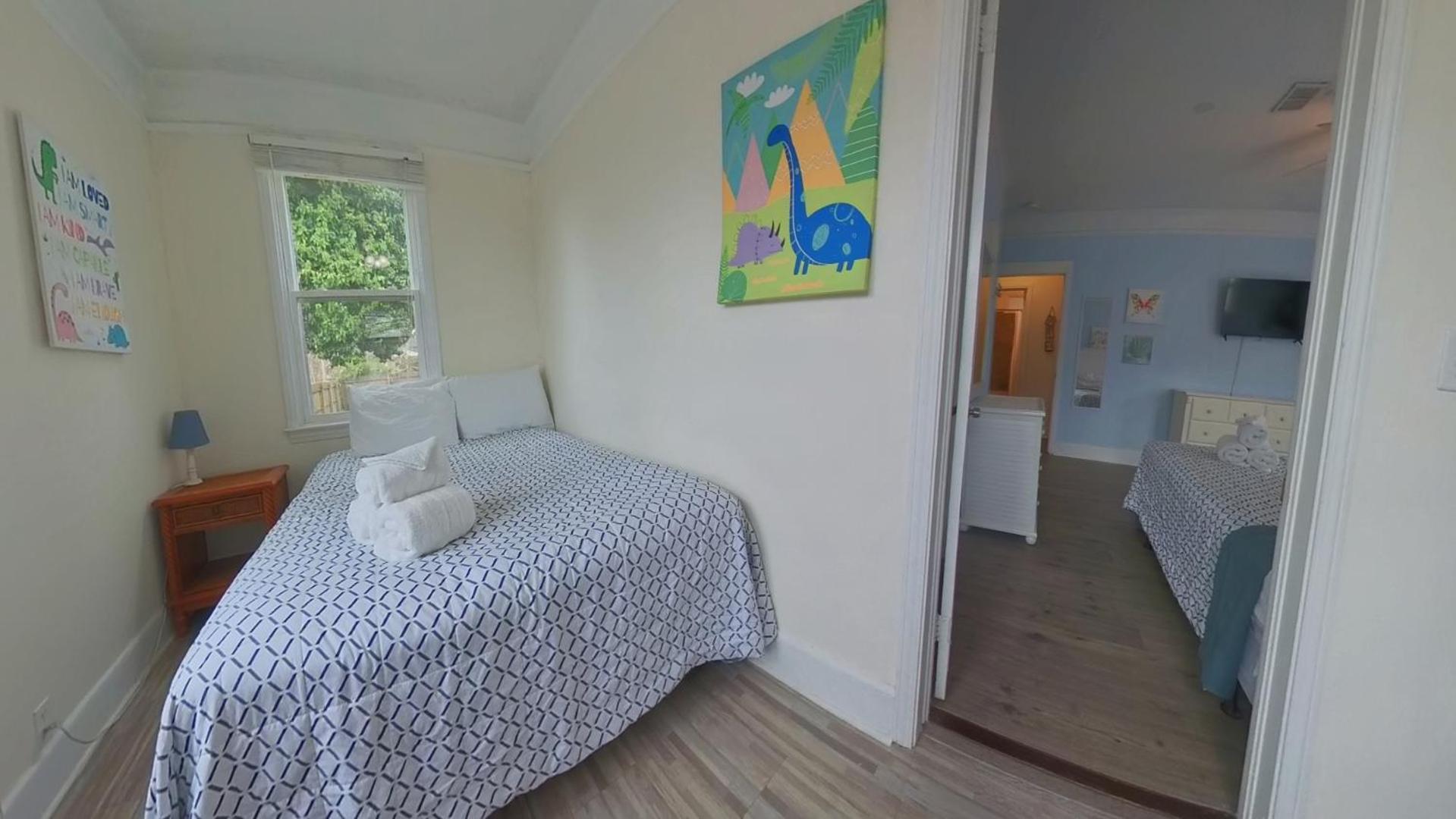 ﻿charming Centrally Located Ocean View W Huge Private Yard, Patio, Firepit, & Bbq Holiday home
