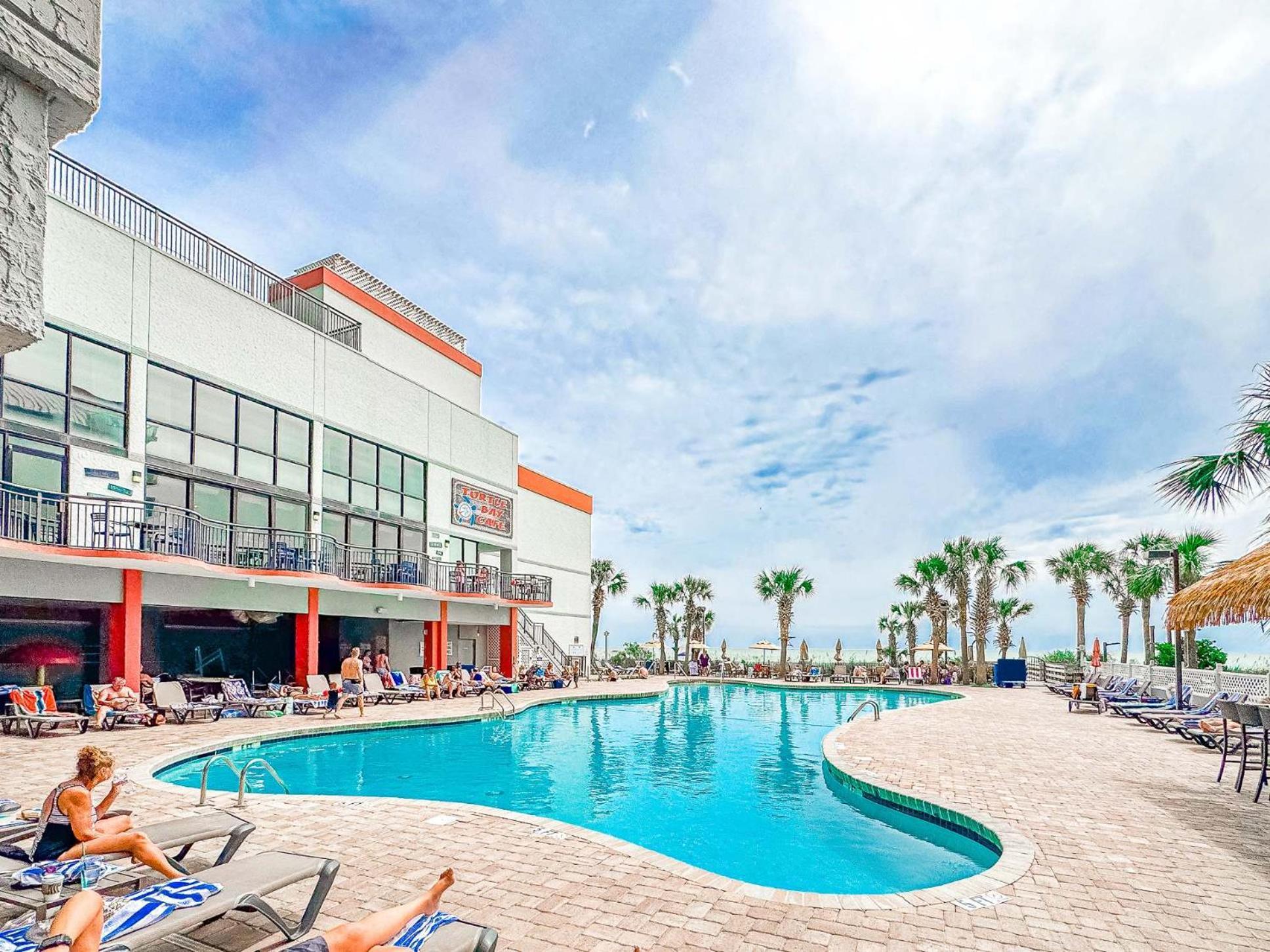 Tropical At Oceanfront W Lazy River Inn *