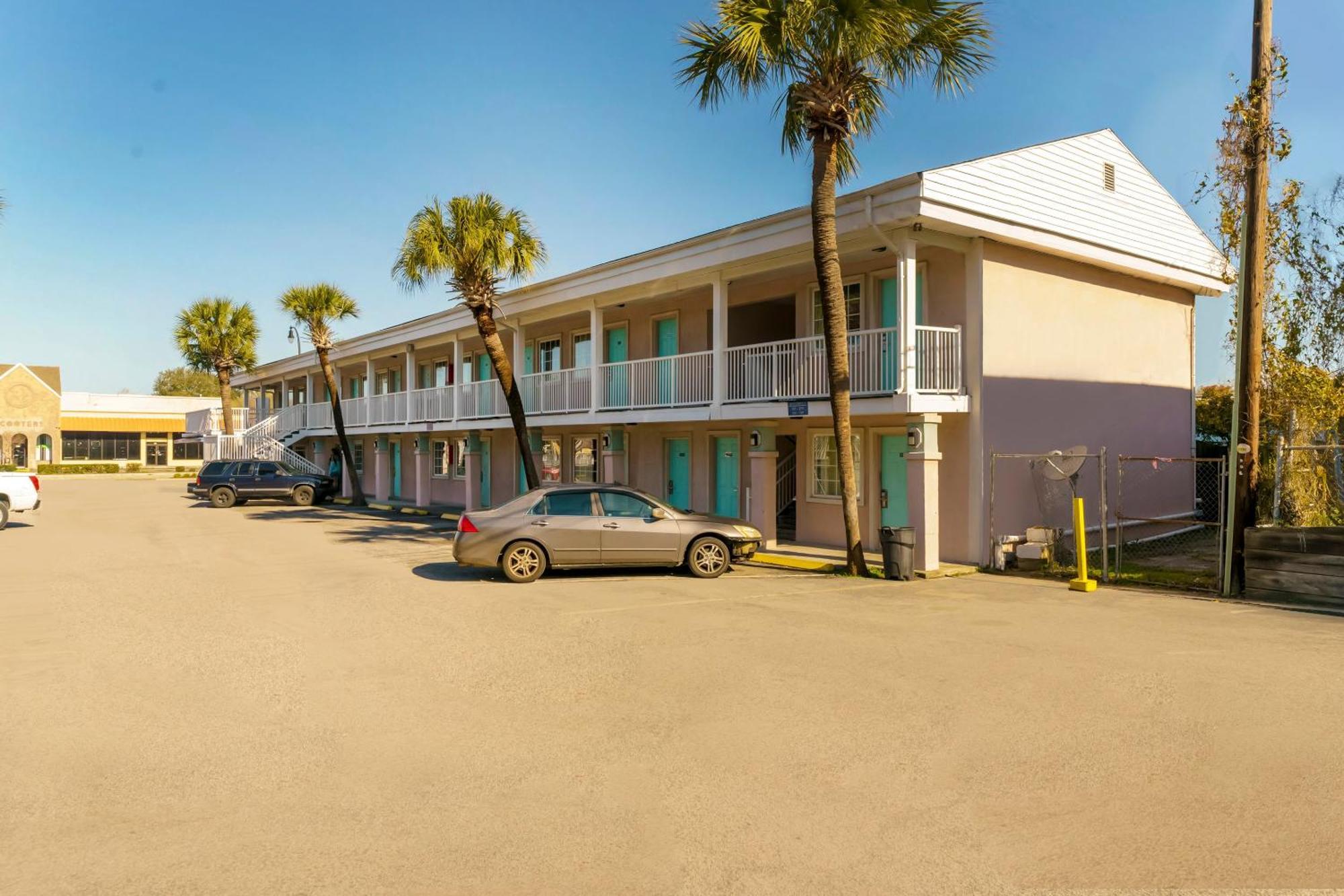 Oyo Myrtle Kings Hwy Hotel 2*