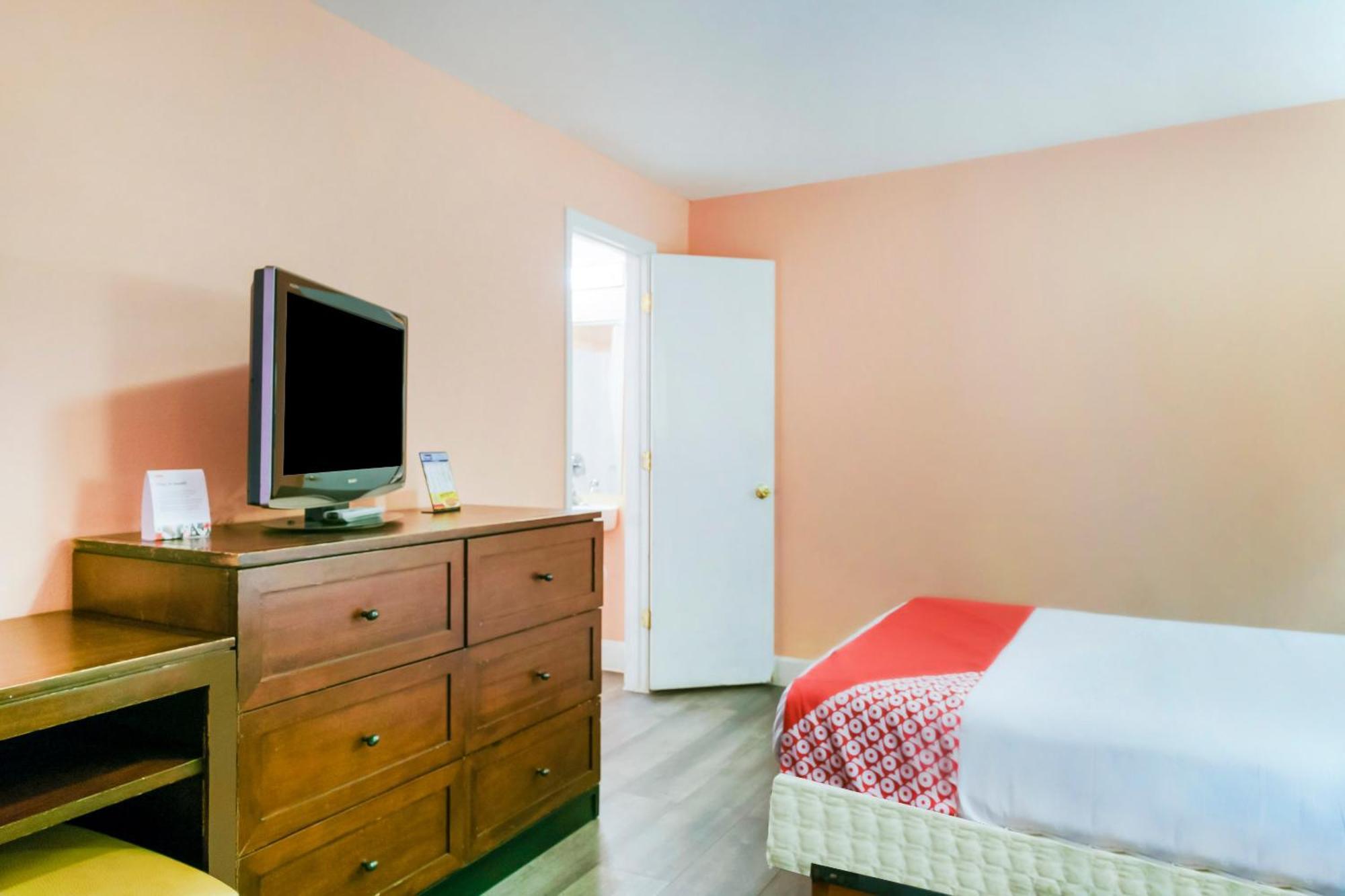 Hotel Oyo Myrtle Kings Hwy 2*