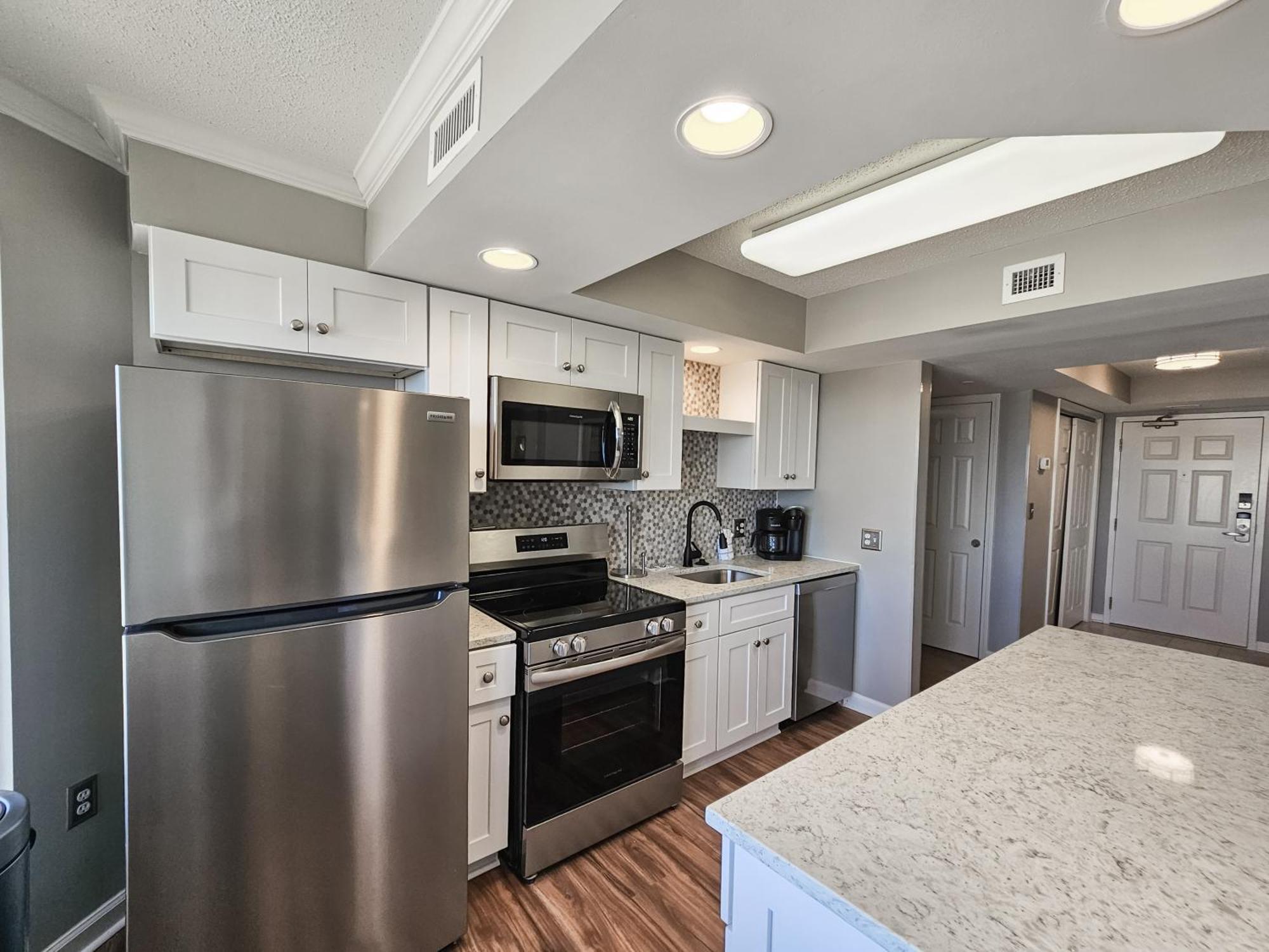 1707 Brighton, Impressively Remodeled, 3 Bedroom Ocean View Apartment *