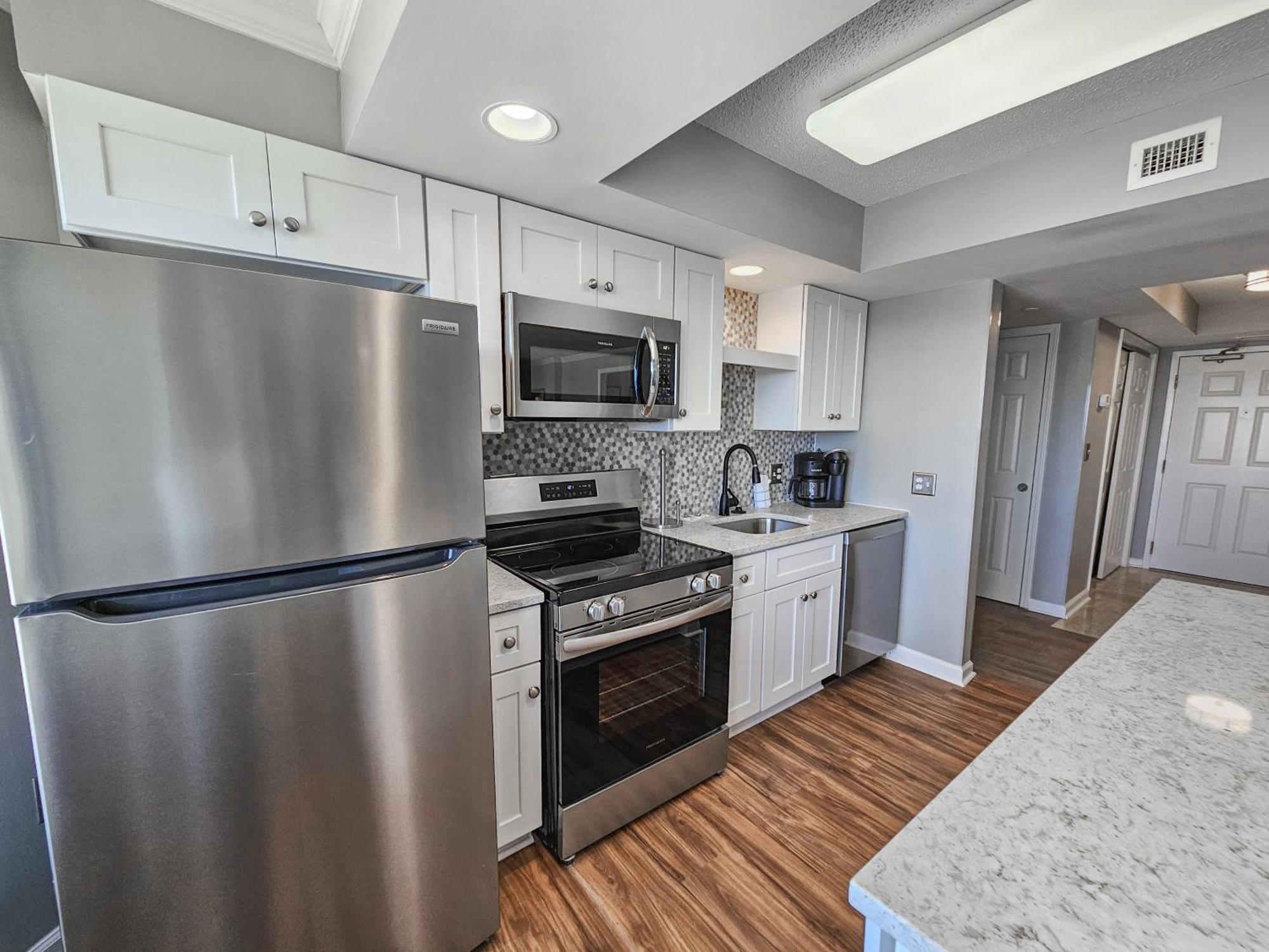 Apartment 1707 Brighton, Impressively Remodeled, 3 Bedroom Ocean View Myrtle Beach
