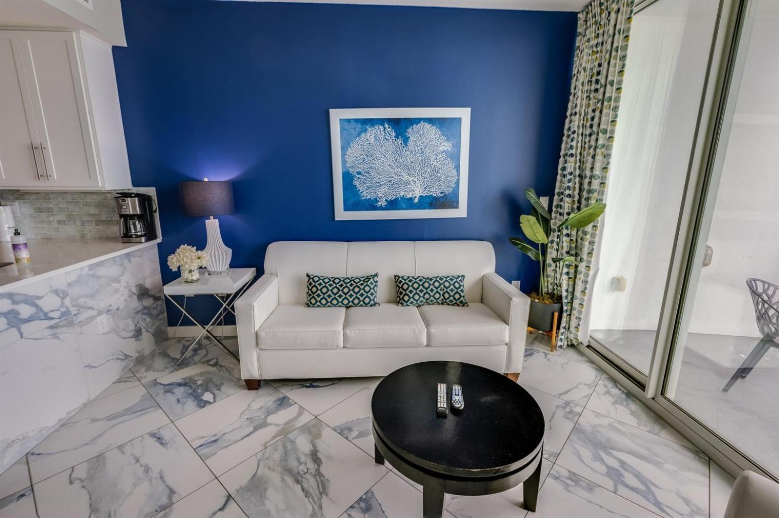 Access! 2-br W Balcony & Shared Pools Hotel 2*