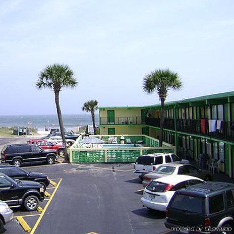 Sea Hawk Oceanfront 2*