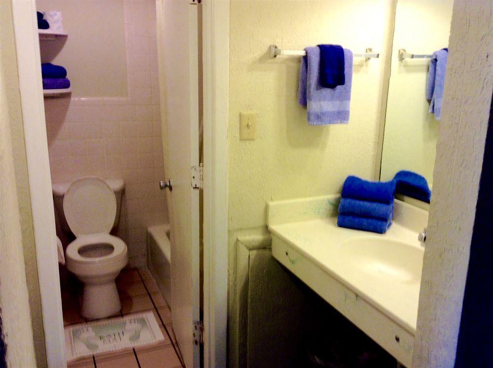 Rainbow Court Annex Motel