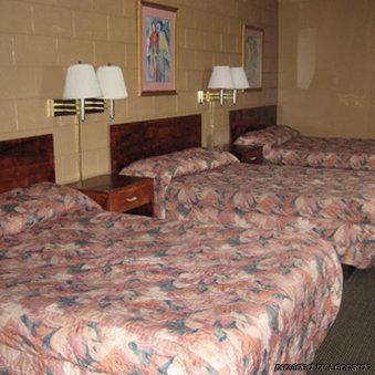 Rainbow Court Annex Motel 2*