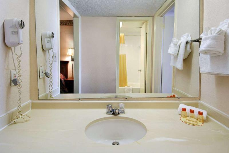 Days By Wyndham Myrtle Beach-grand Hotel 2*