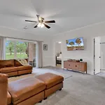 Elegant 3Br Condo - Magnolia North 101