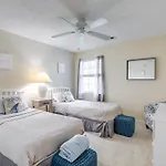 Southern Charm Condo With Pool About 4 Mi To Broadway!