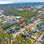 Backyard Oasis 1 Mile To Beach Golf Cart Friendly