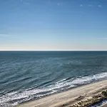 Oceanfront Myrtle Beach Studio With Viewandpool Access!