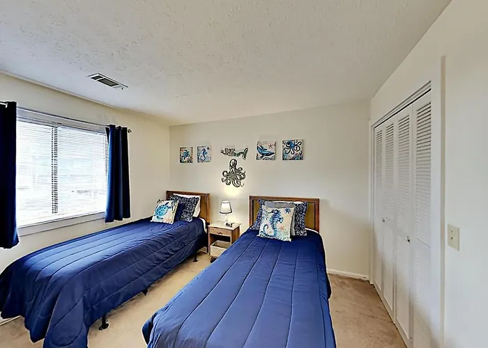 Marine Life Themed Condo Outdoor Pool Bbq Area