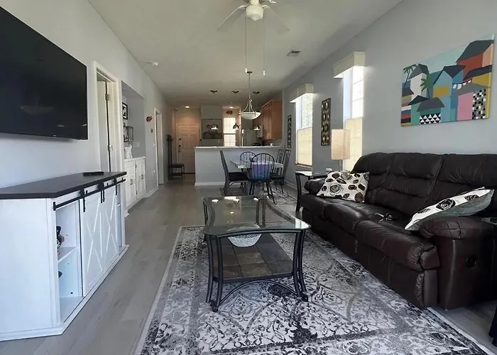 Luxury 2B2B Condo At River Oaks