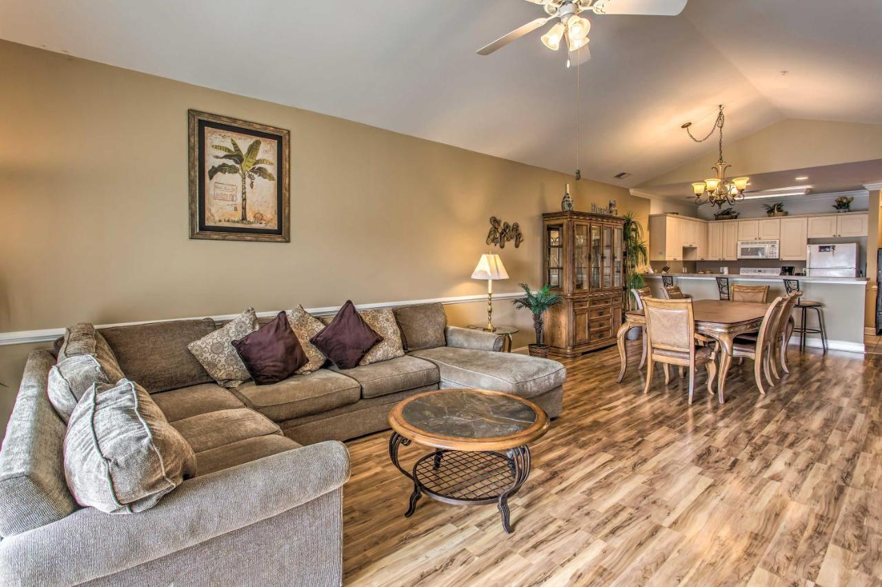 With Pool Access Less Than 2 Mi To And Golf Apartment *