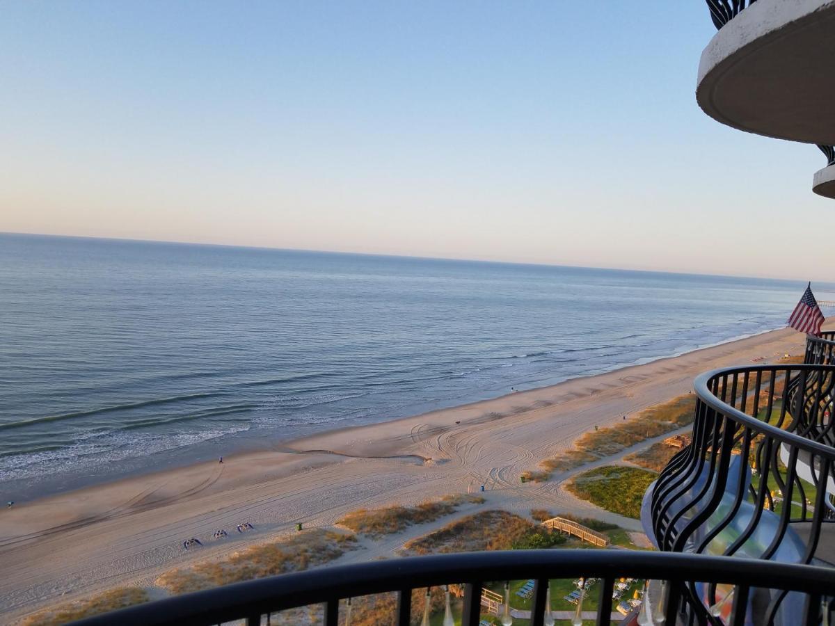The Palms Resort-oceanfront Apartment