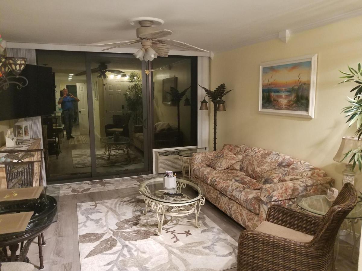 Apartment The Palms Resort-oceanfront *