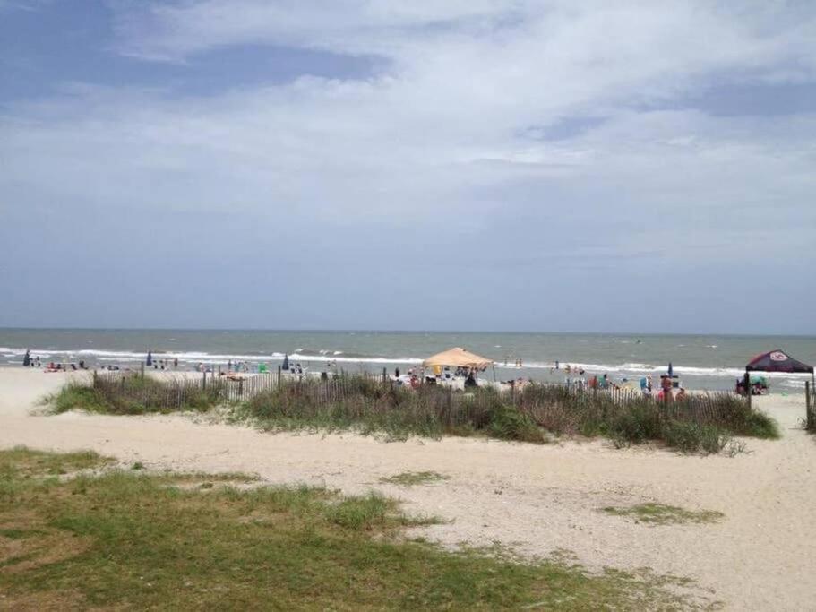 Apartment *renovated Oceanfront Condo*queen Beds*pools*hot Tubs*more*p220