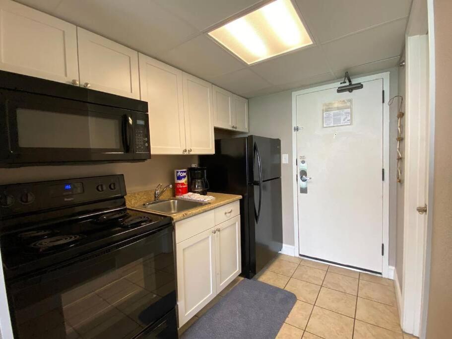 Apartment *oceanfront Getaway* Great Pools, Lazy River, Hot Tubs+*a82 *