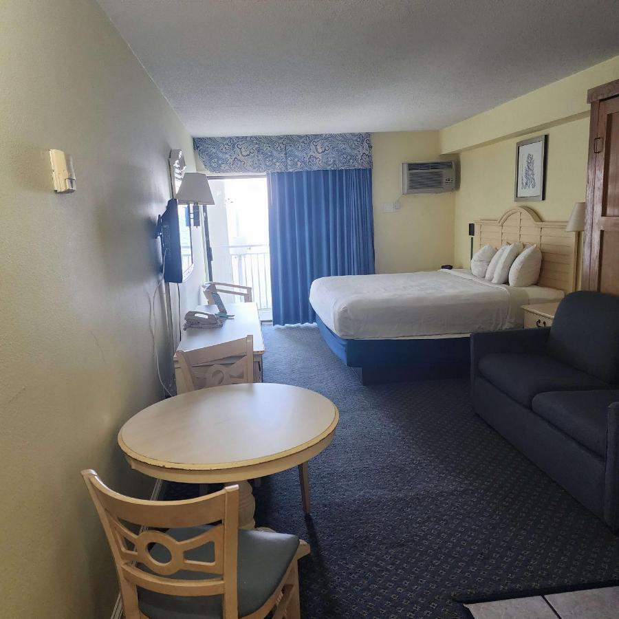 Oceanfront Efficiency T209 Apartment *
