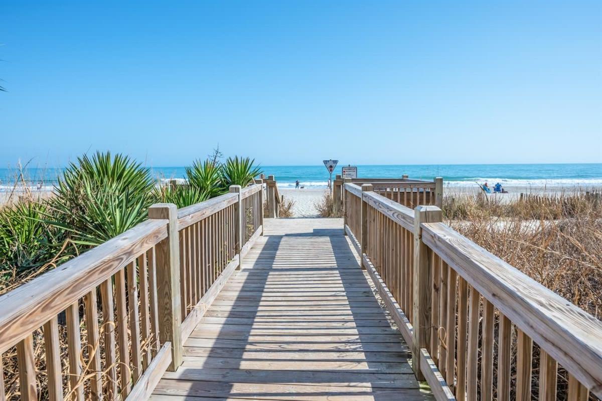 Oceanfront Efficiency T209 * Myrtle Beach