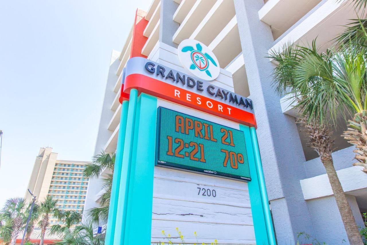 Immaculate Ocean View Double Queen Suite!- Grande Cayman Unit 232 - Sleeps 4 Guests!