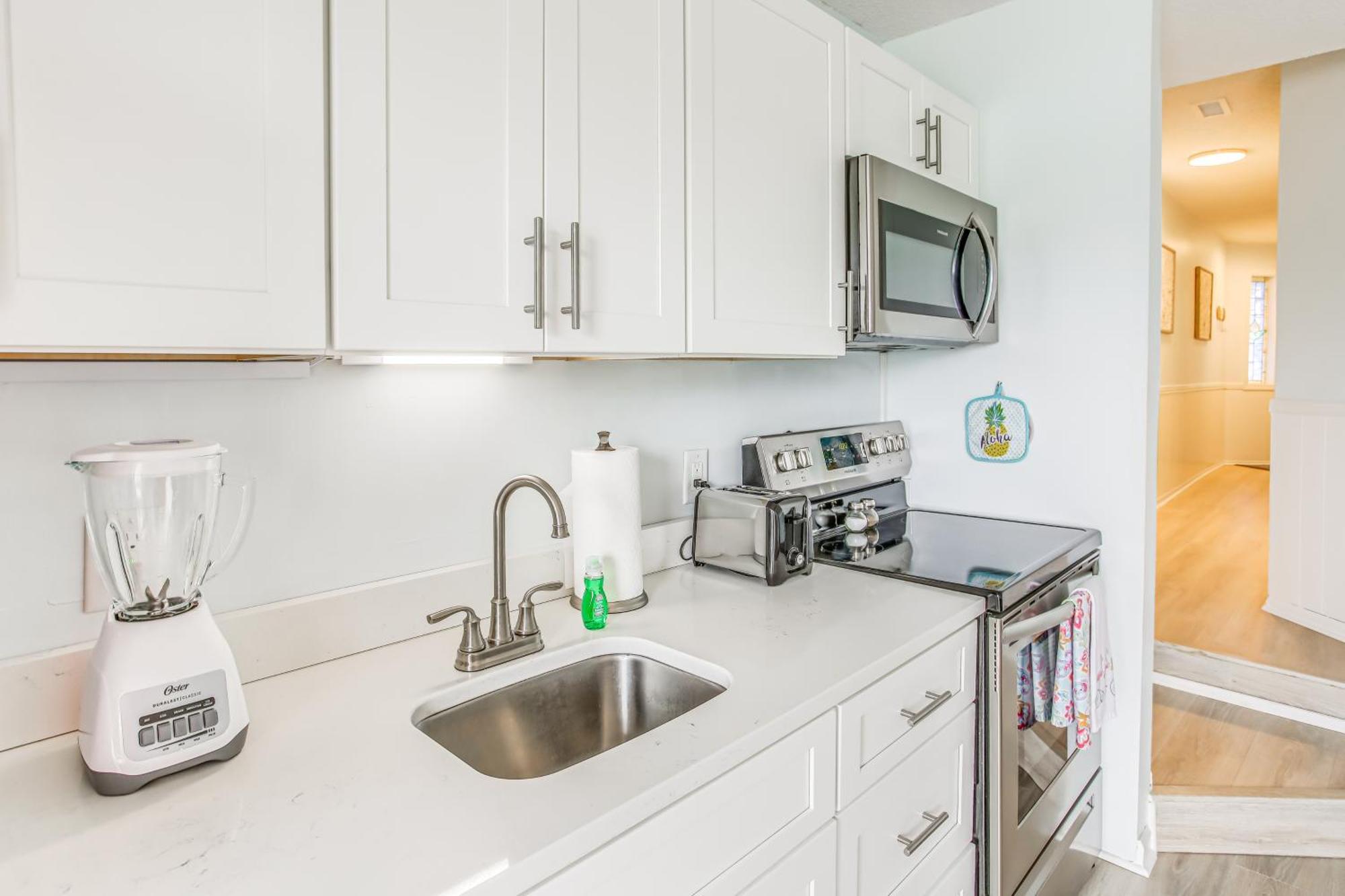 Apartment Murrells Inlet With Pool, Walk To