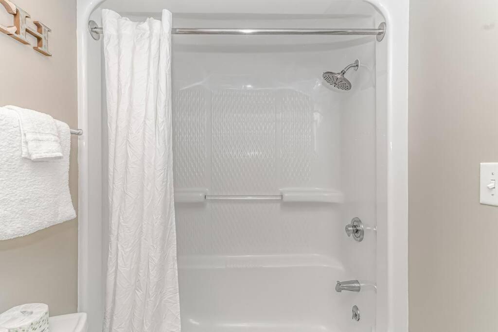 Stunning Double Unit Condo-both Newly Renovated With Spectacular Views- Atlantica 451/452 Holiday home