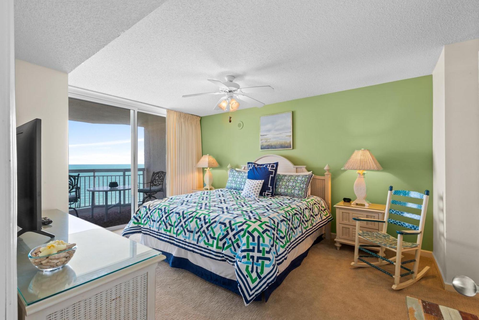 Crescent Shores S 1011 - Oceanfront - Crescent Section Holiday home
