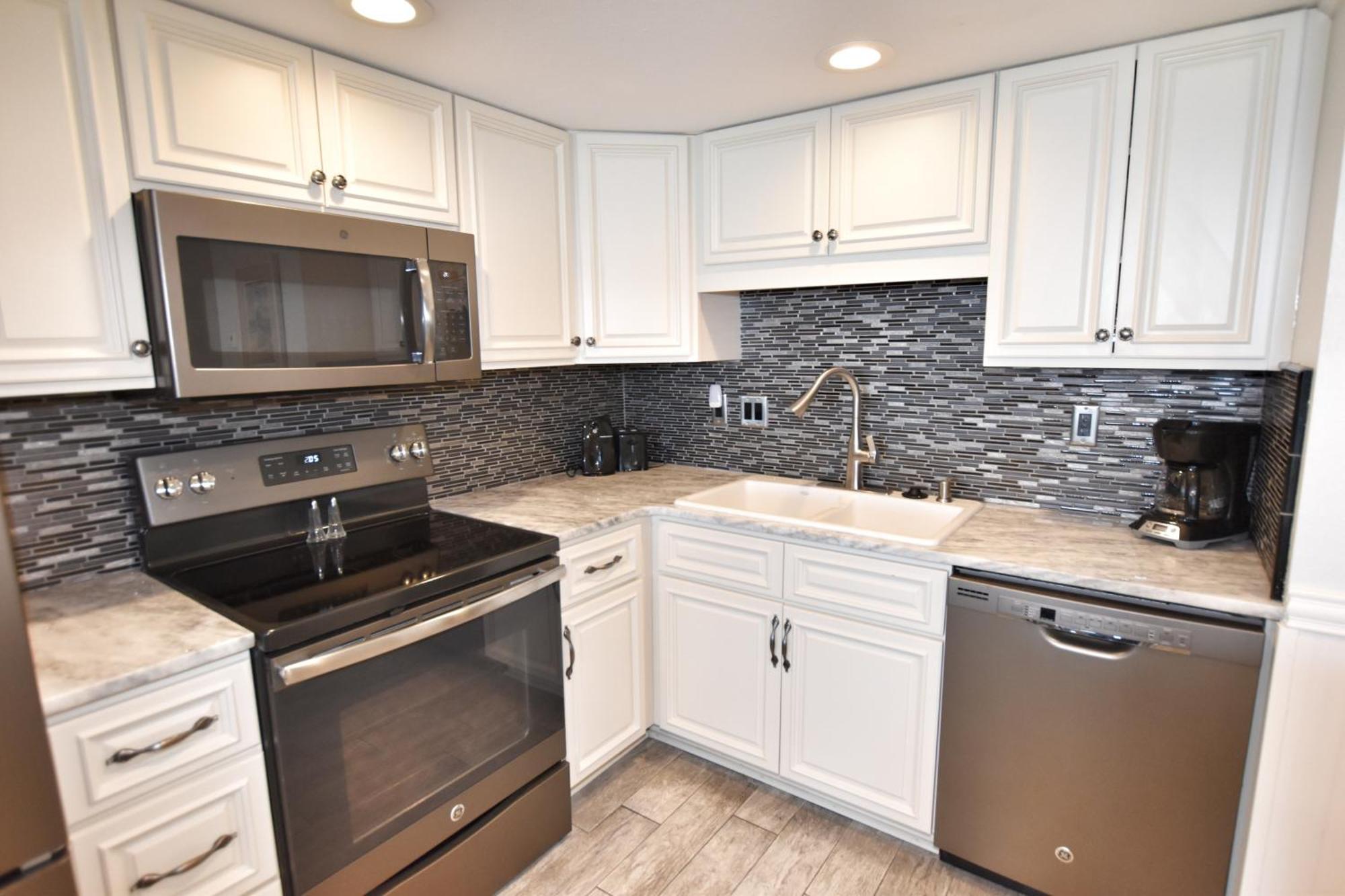 1009 Waters Edge Apartment