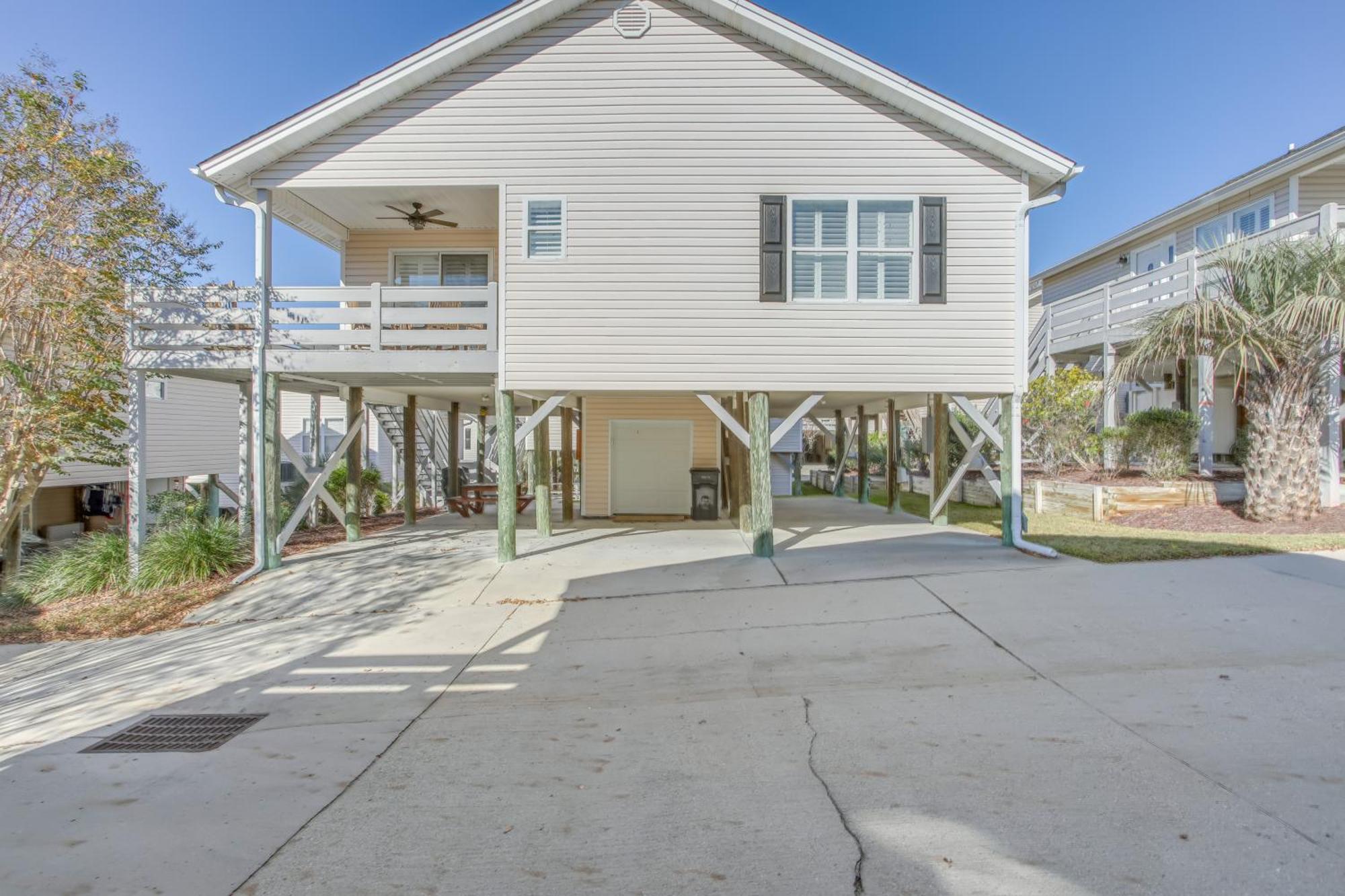 Holiday home Myrtle With Pool Access Walk To Beach!
