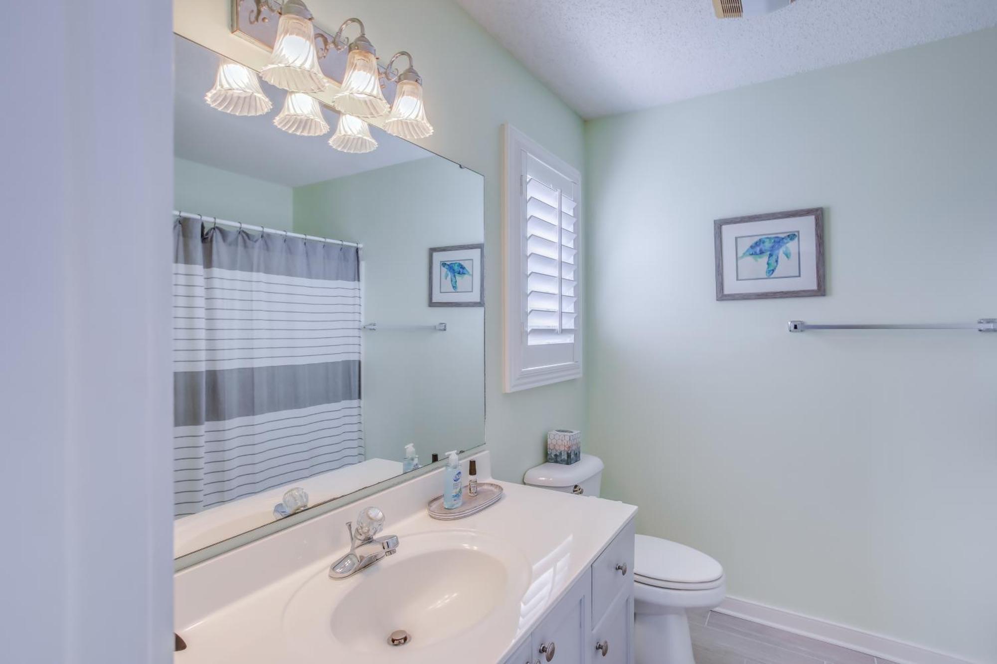 Myrtle With Pool Access Walk To Beach!