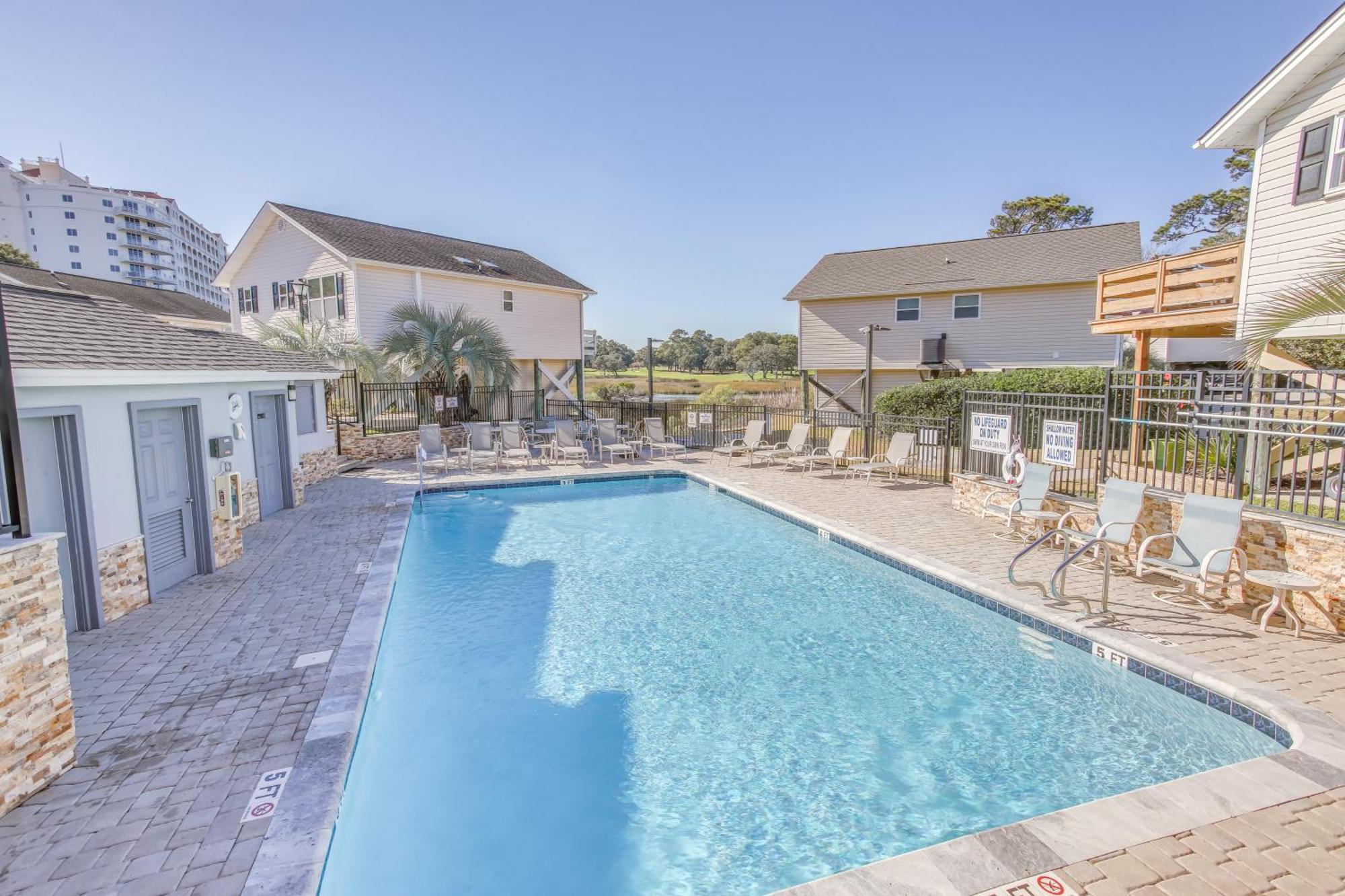 Myrtle With Pool Access Walk To Beach! Myrtle Beach