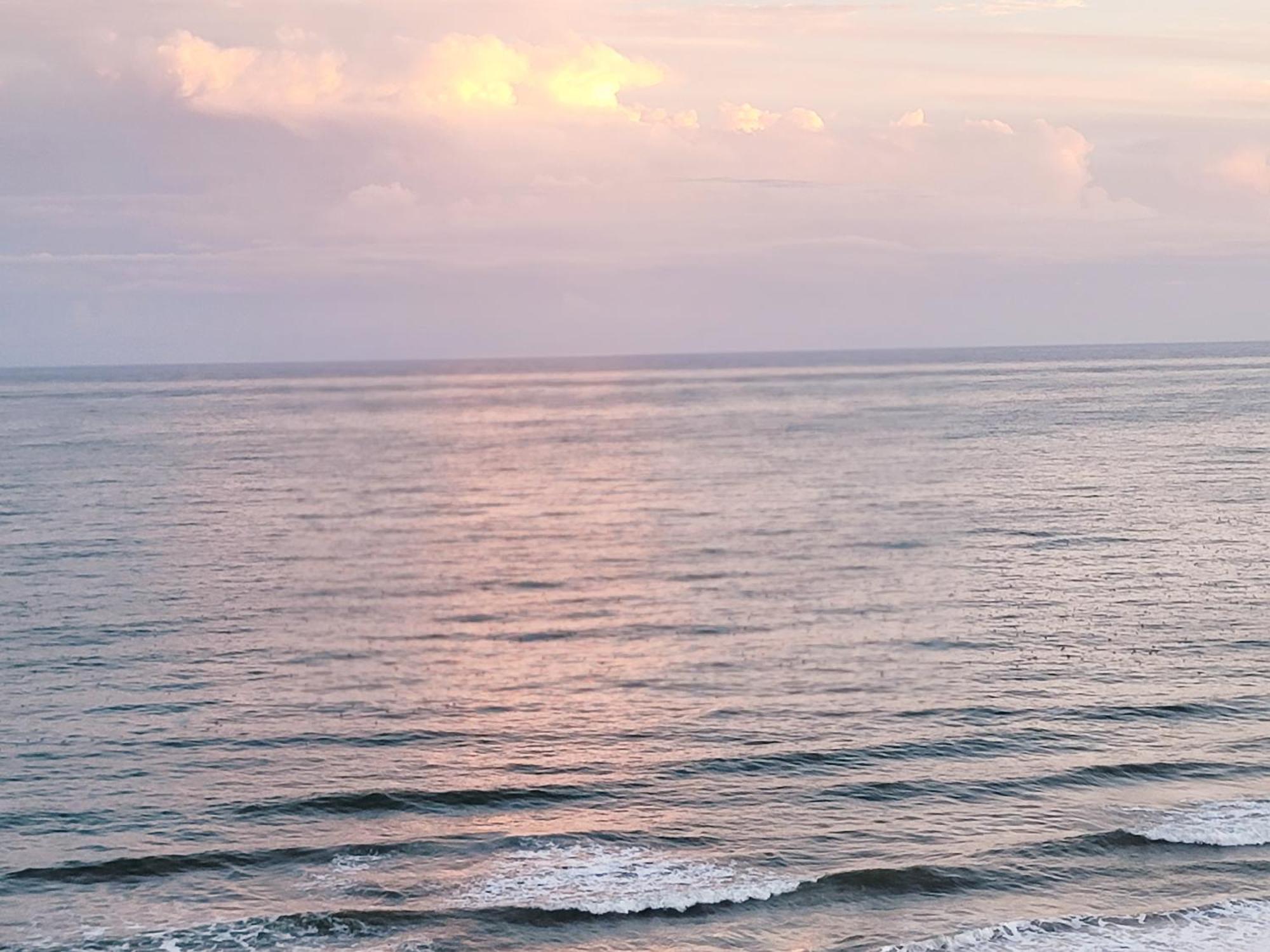 Ocean Front 53 Steps Aparthotel