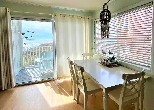 The Sea Shed- Ocean Front Holiday home *