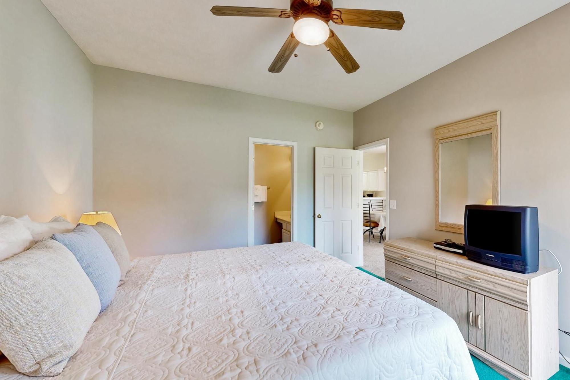 Apartment River Oaks 54a *