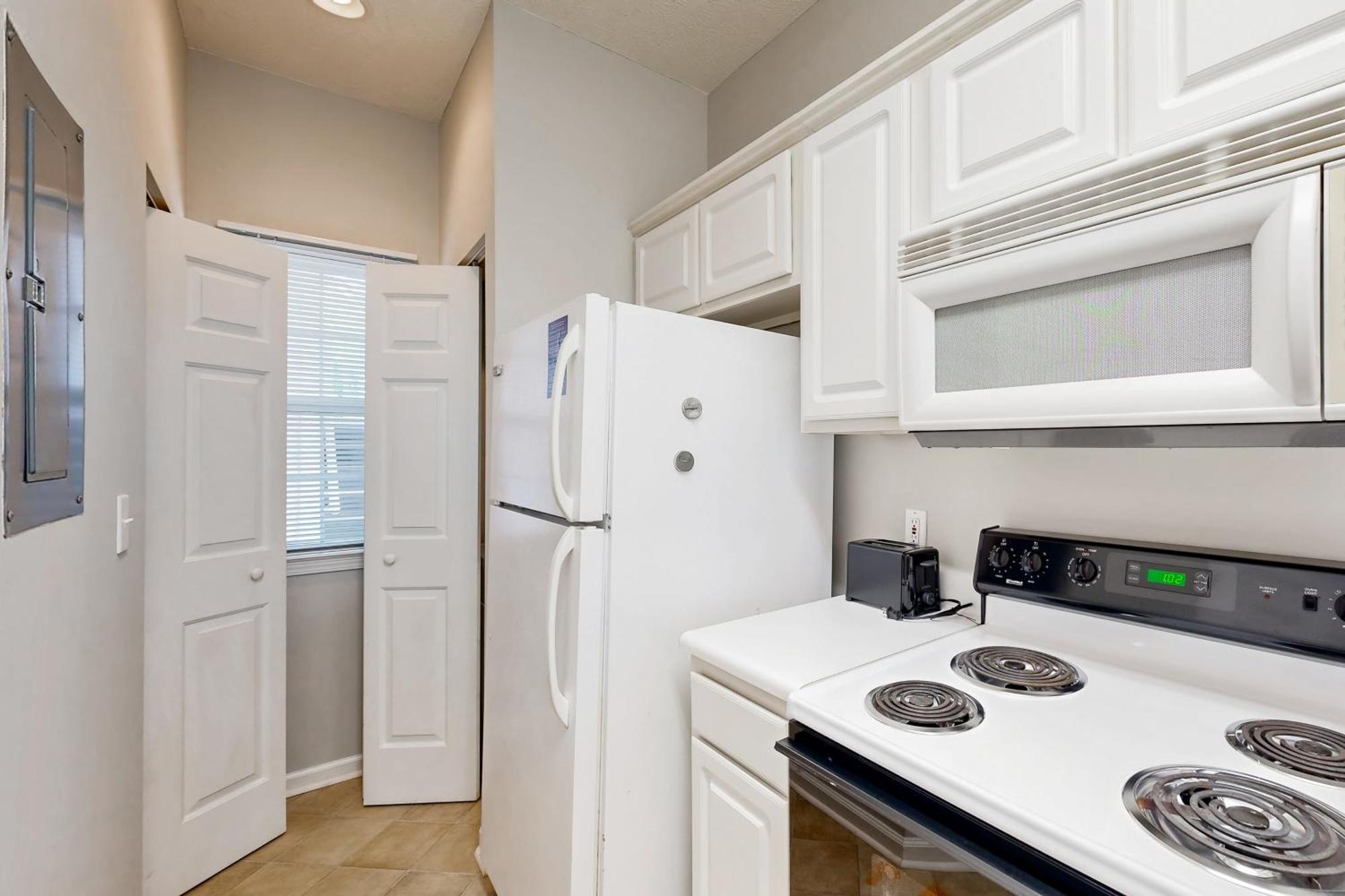 Apartment River Oaks 54a *
