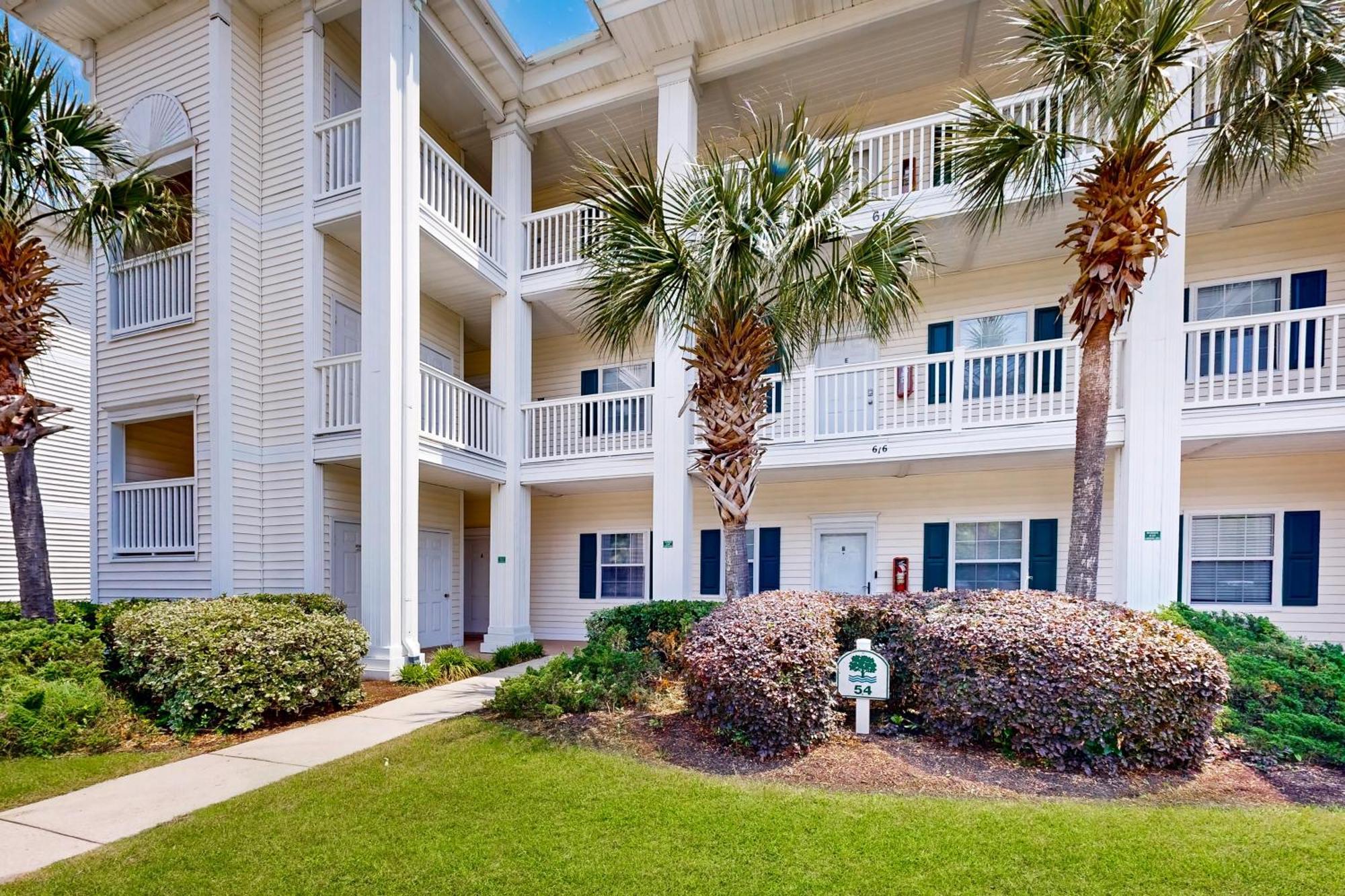 River Oaks 54a Apartment *